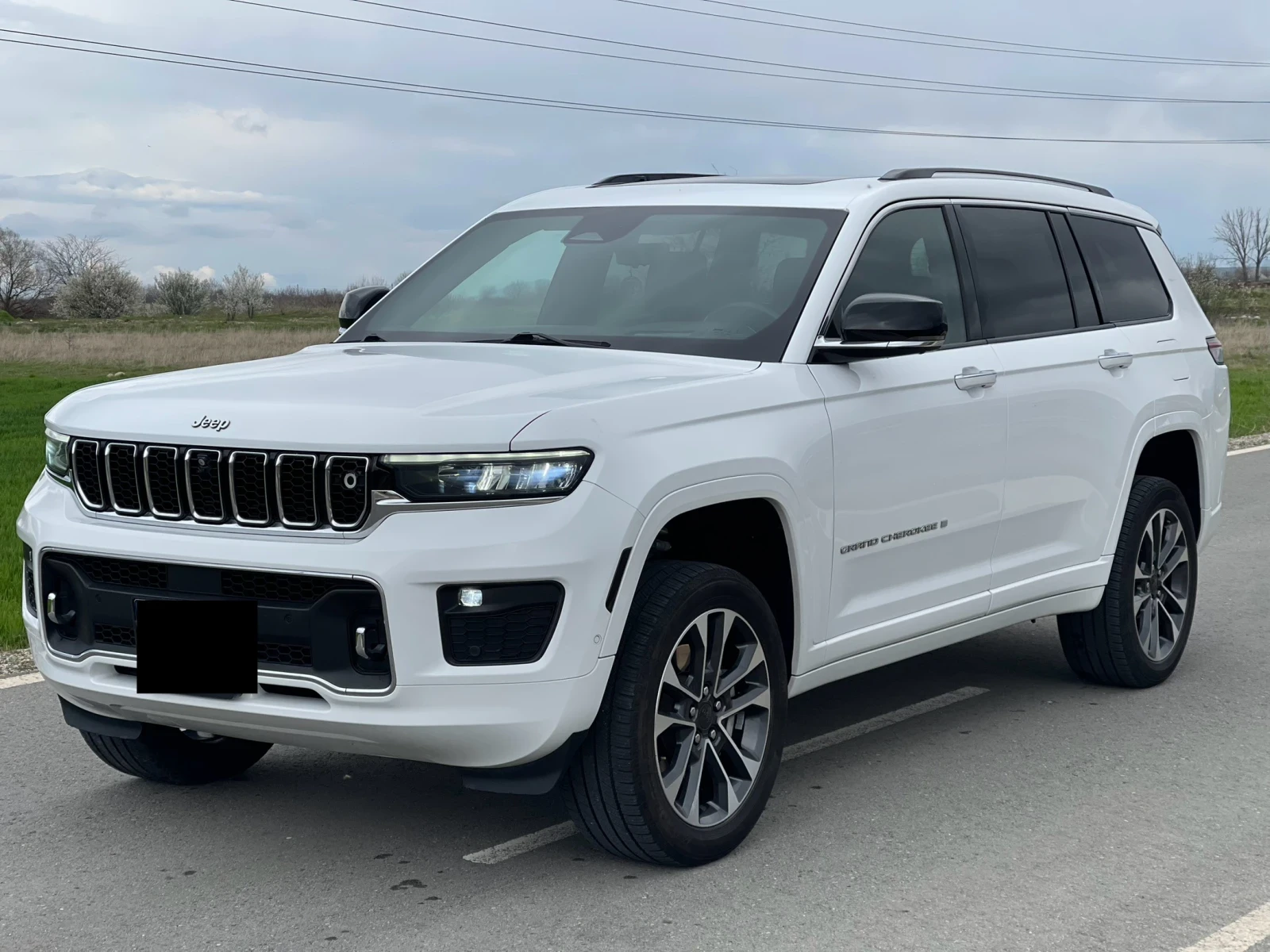 Jeep Grand cherokee Overland WL, снимка 3 - Автомобили и джипове - 54021811