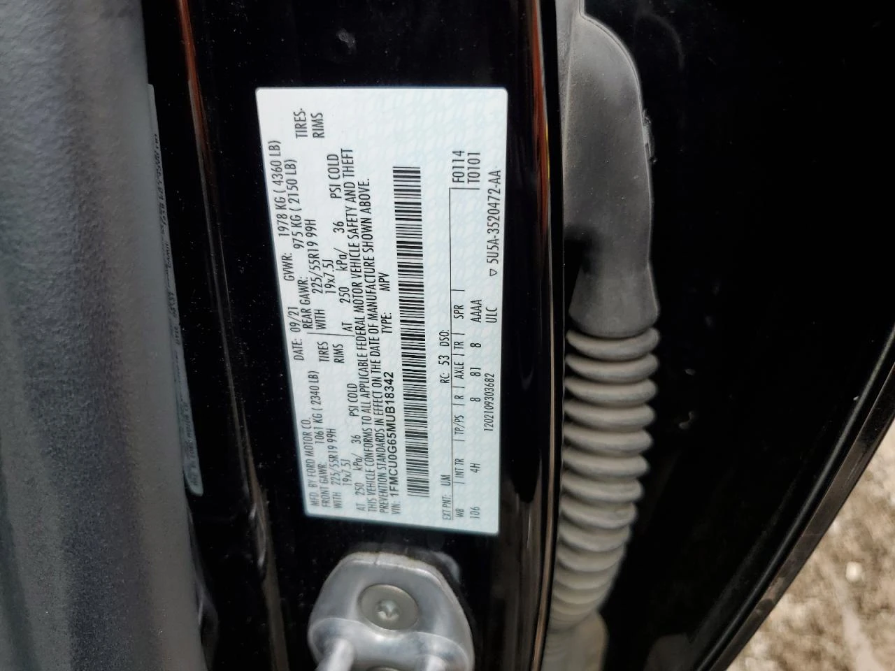 Ford Escape 1.5l Se, снимка 13 - Автомобили и джипове - 54250944