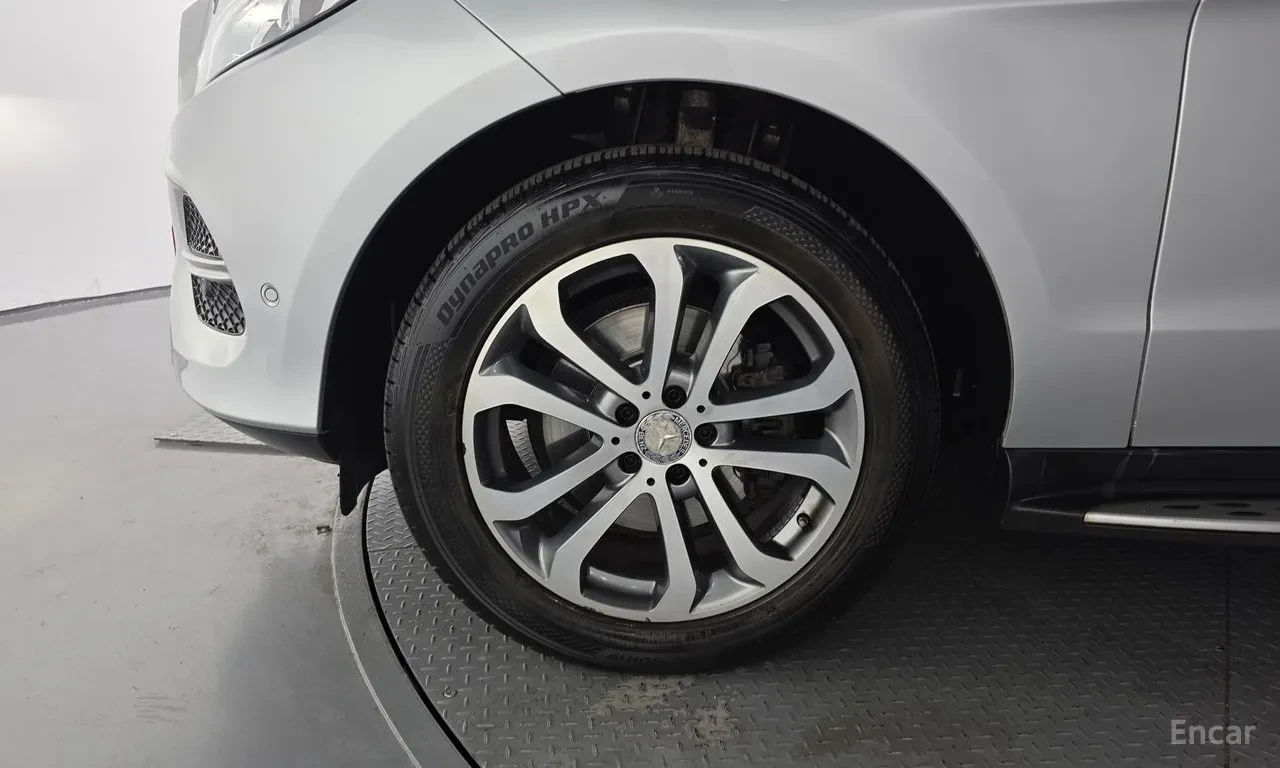 Mercedes-Benz GLE 250, снимка 5 - Автомобили и джипове - 54749695