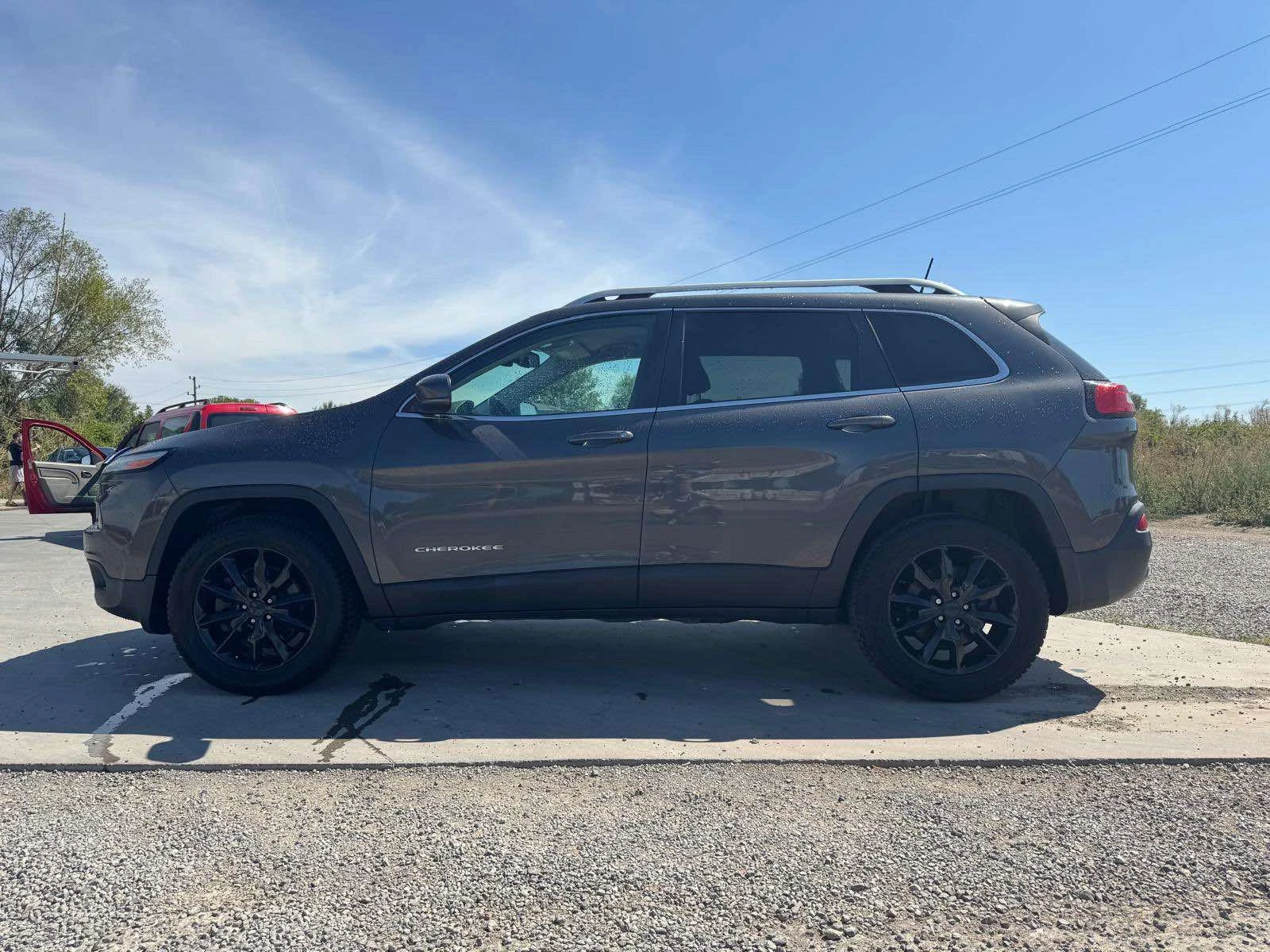Jeep Cherokee, снимка 8 - Автомобили и джипове - 55224874