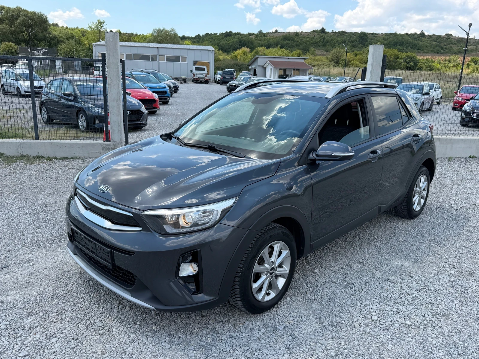 Kia Stonic 1.2i LED NAVI CAMERA CARPLAY EURO 6 TUV, снимка 2 - Автомобили и джипове - 55625992