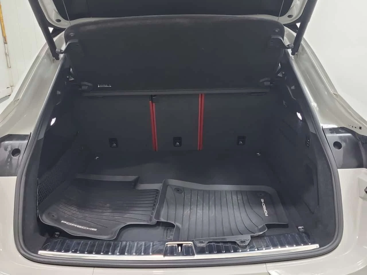Porsche Cayenne Coupe * GTS * CARFAX * , снимка 14 - Автомобили и джипове - 55650646