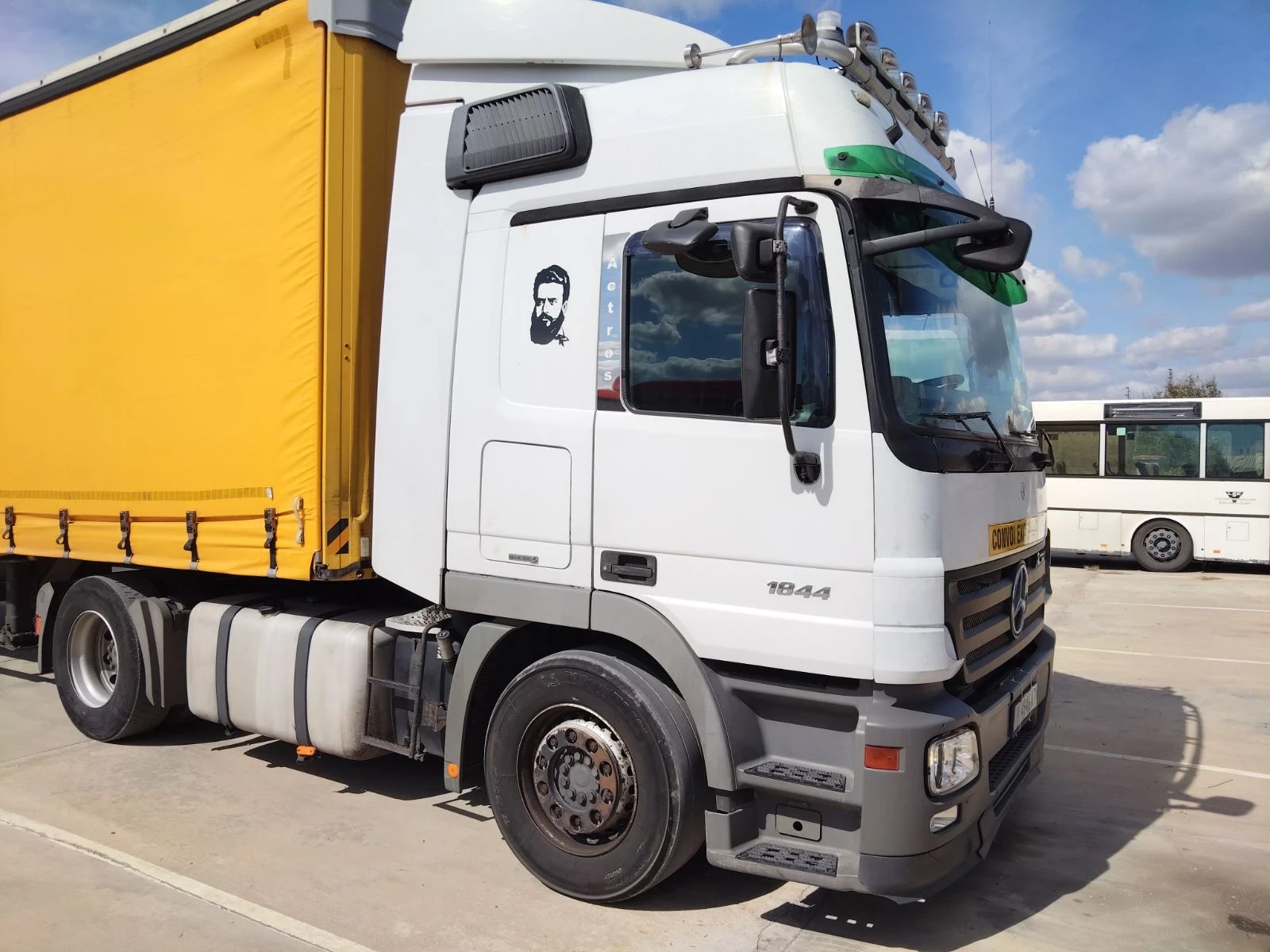 Mercedes-Benz Actros 1844 - изображение 2