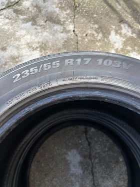 Гуми Зимни 235/55R17, снимка 2 - Гуми и джанти - 47485829