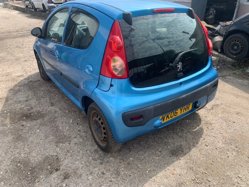 Peugeot 107 1.0i 58кс. , снимка 4 - Автомобили и джипове - 41581491