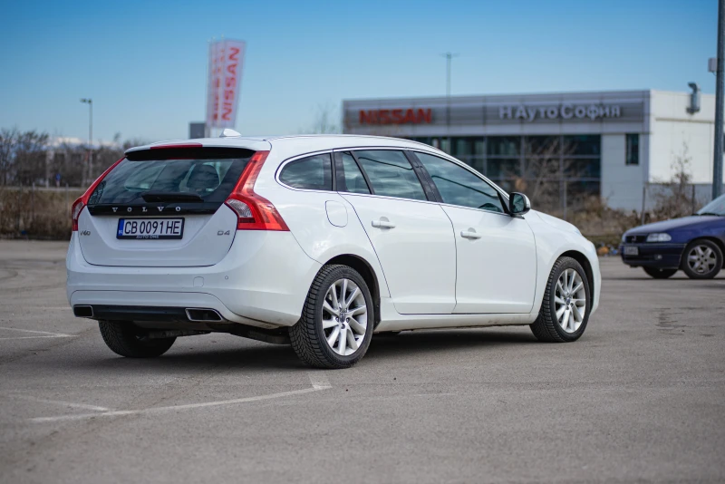 Volvo V60, снимка 5 - Автомобили и джипове - 48854076