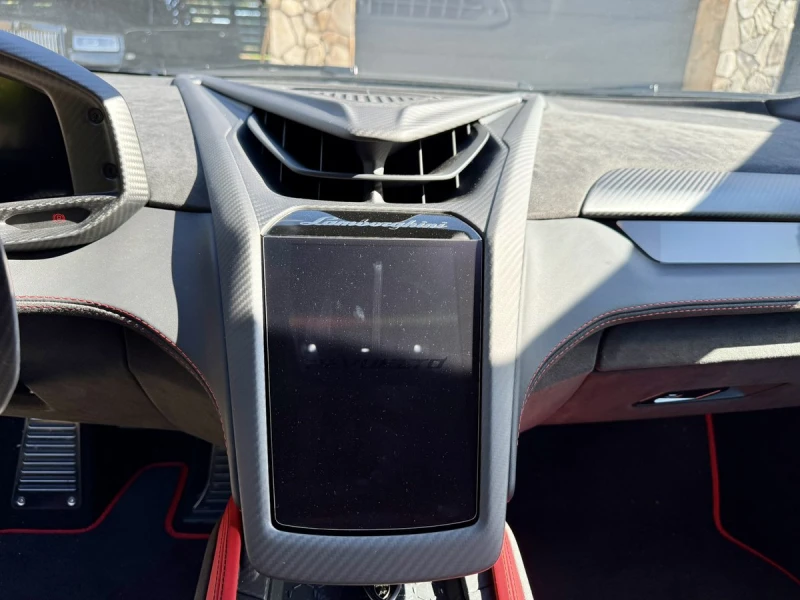 Lamborghini Revuelto, снимка 15 - Автомобили и джипове - 51451019