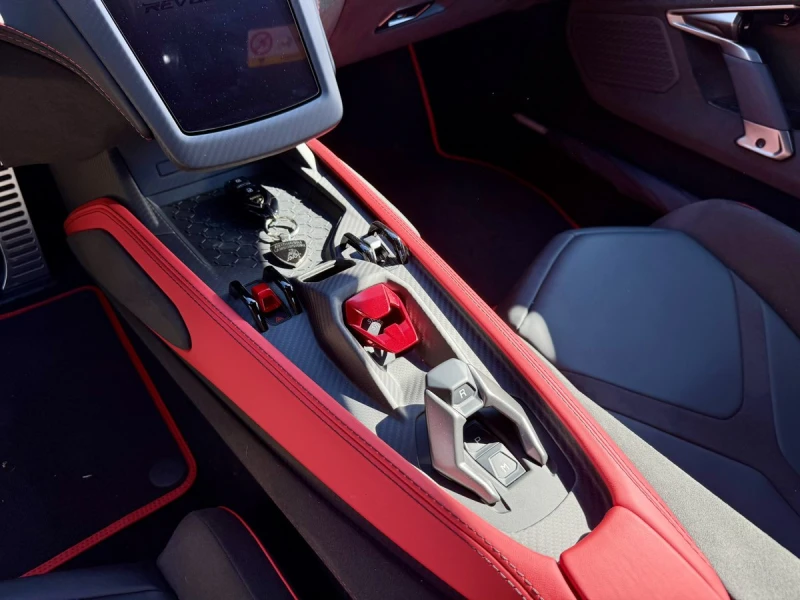 Lamborghini Revuelto, снимка 16 - Автомобили и джипове - 51451019