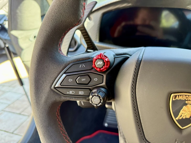 Lamborghini Revuelto, снимка 14 - Автомобили и джипове - 51451019