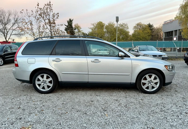Volvo V50 2.5T * * КОЖА * * 6 скорости * * ТОП, снимка 5 - Автомобили и джипове - 52398657