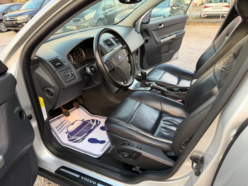 Volvo V50 2.5T * * КОЖА * * 6 скорости * * ТОП, снимка 8 - Автомобили и джипове - 52398657