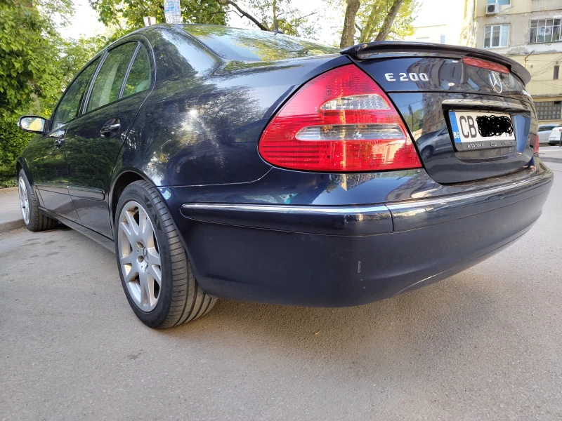 Mercedes-Benz E 200, снимка 3 - Автомобили и джипове - 52447078