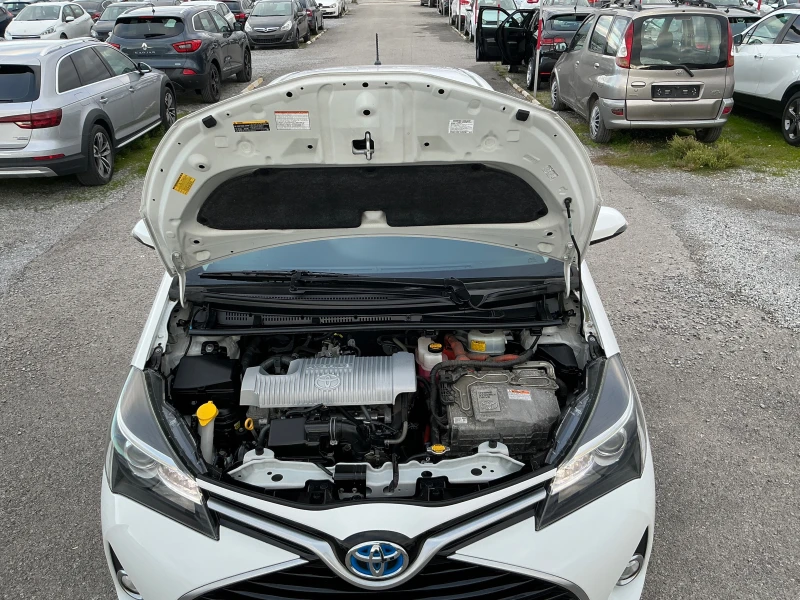 Toyota Yaris 1.5 HYbrid, снимка 9 - Автомобили и джипове - 52697419