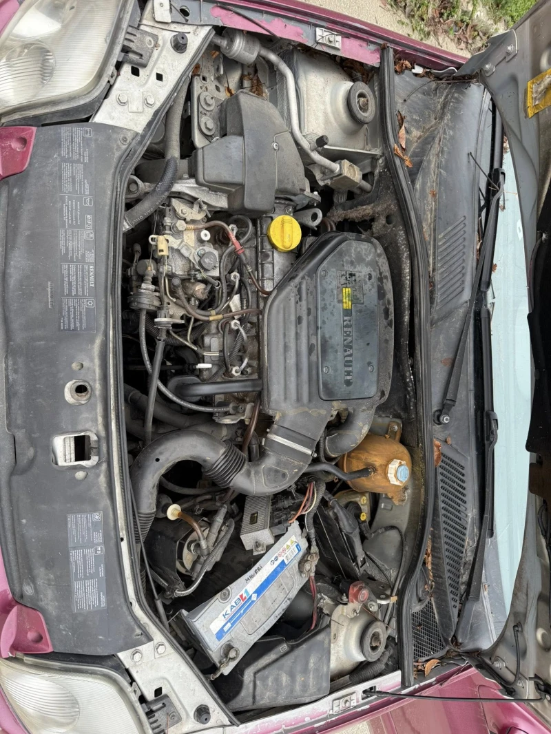 Renault Clio 1.9D  klima, снимка 11 - Автомобили и джипове - 52887709