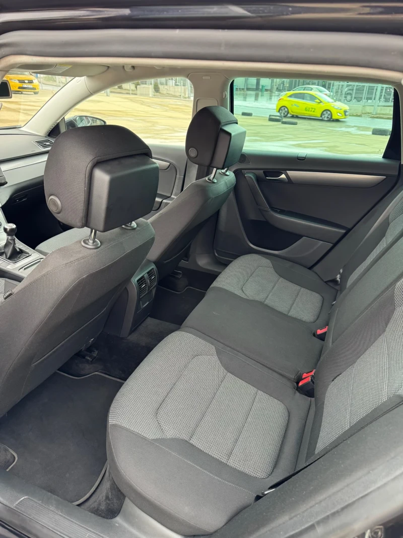 VW Passat  1.6 TDI, снимка 8 - Автомобили и джипове - 52896266