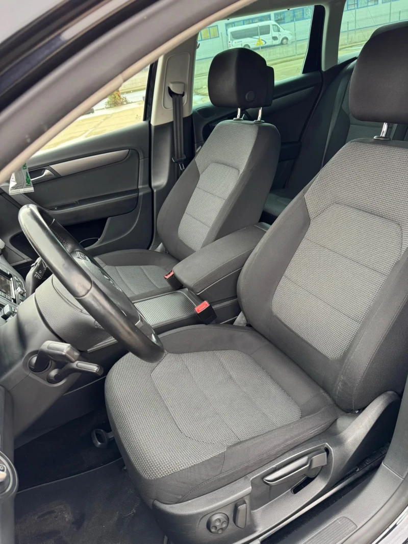 VW Passat  1.6 TDI, снимка 7 - Автомобили и джипове - 52896266