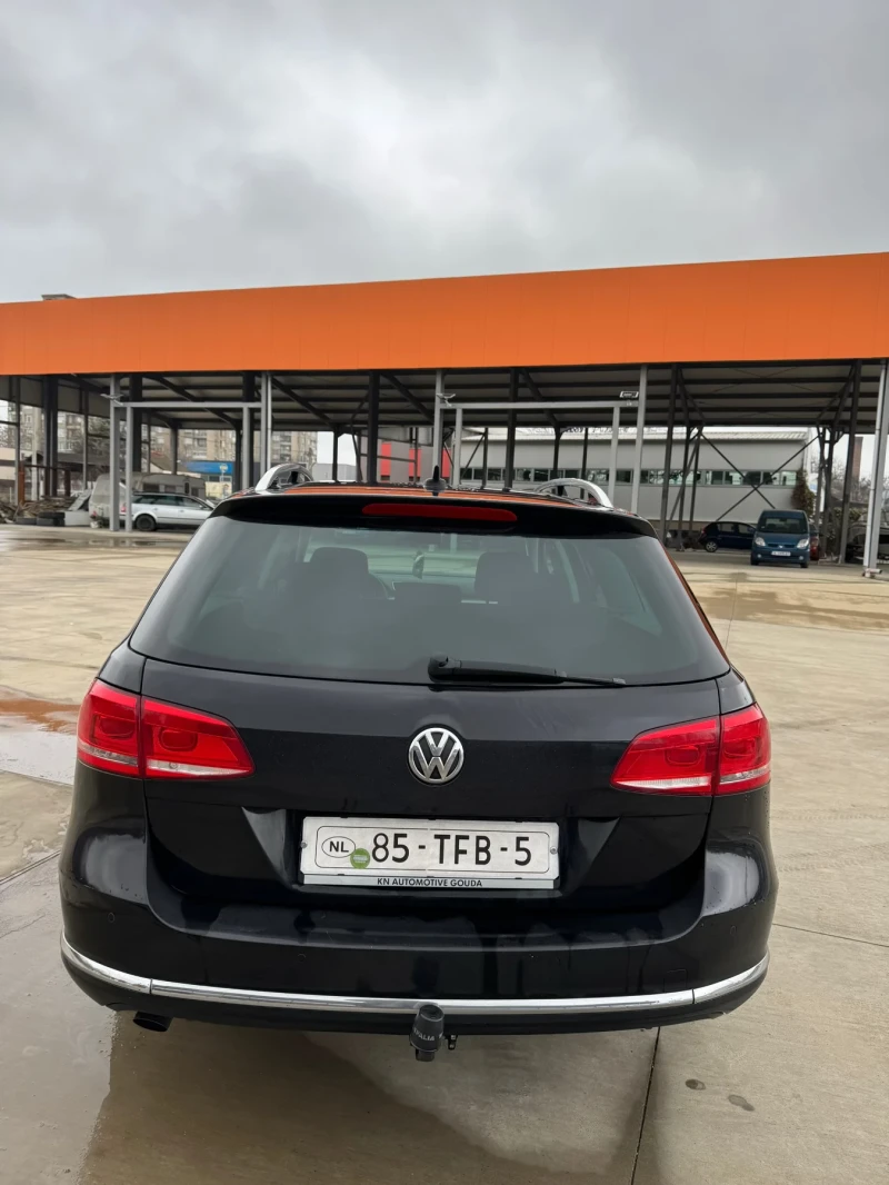 VW Passat  1.6 TDI, снимка 5 - Автомобили и джипове - 52896266