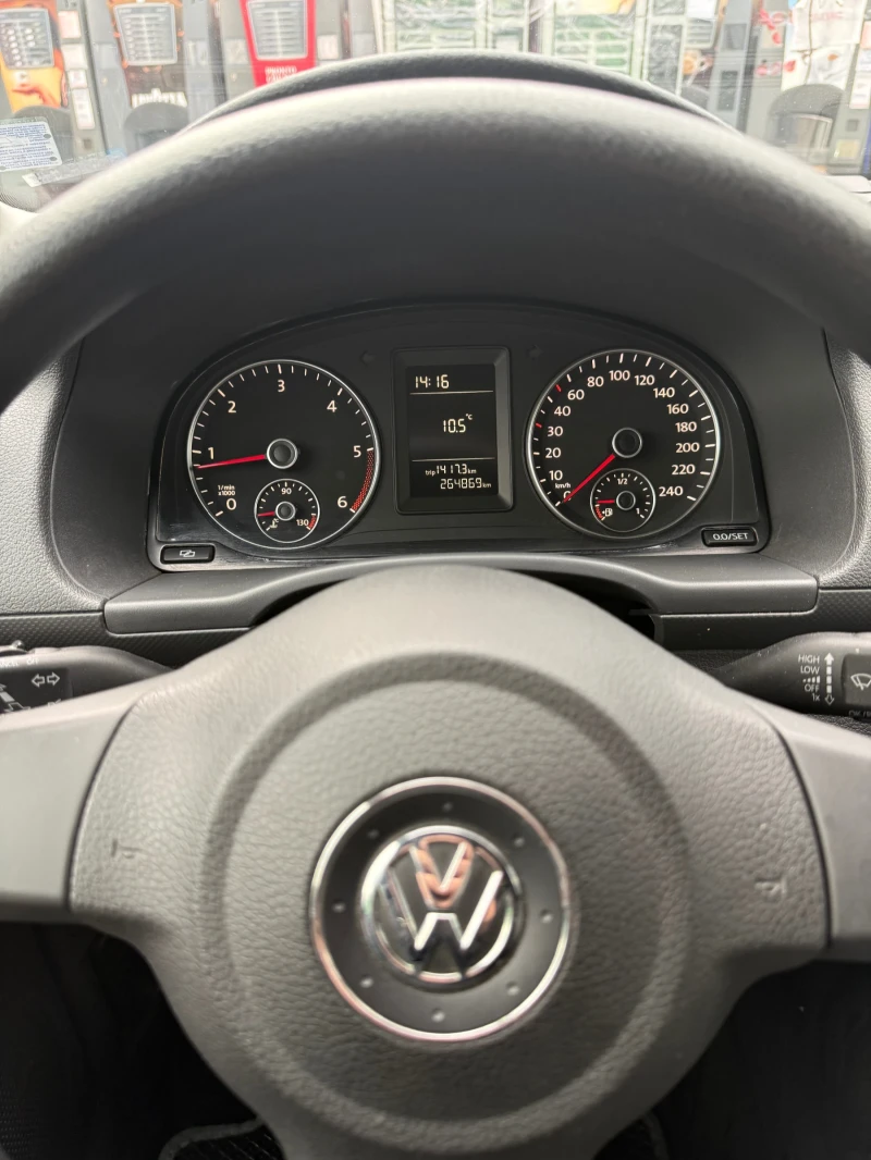 VW Caddy Maxi 1.6TDI, снимка 9 - Автомобили и джипове - 53583738