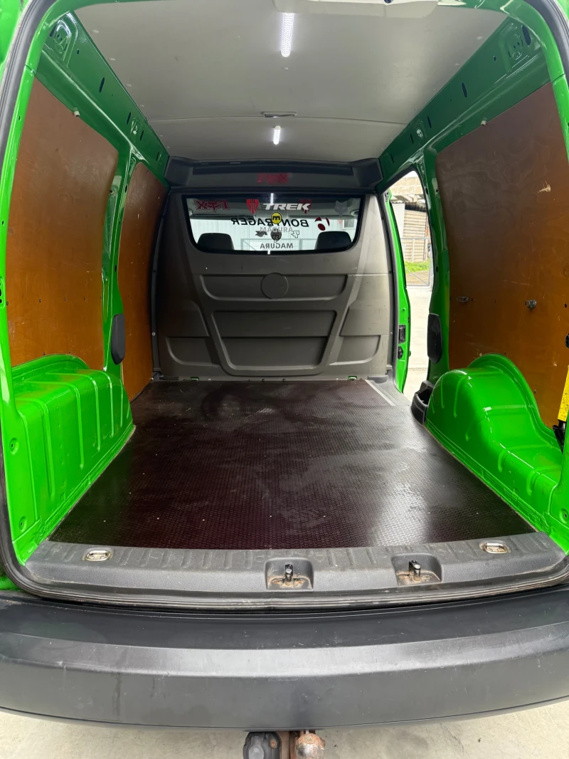 VW Caddy Maxi 1.6TDI, снимка 16 - Автомобили и джипове - 53583738