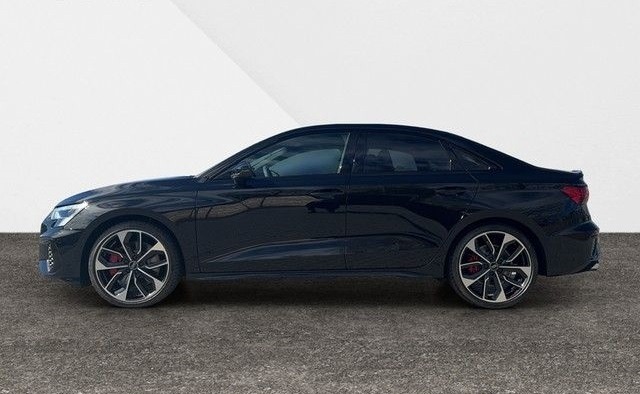 Audi S3 Sedan = Black Optic Plus= Гаранция, снимка 4 - Автомобили и джипове - 45479982