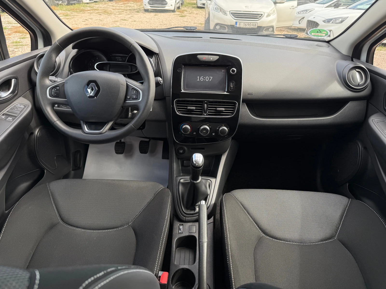 Renault Clio 1.5d/Nav/Service book/Euro6 - изображение 9