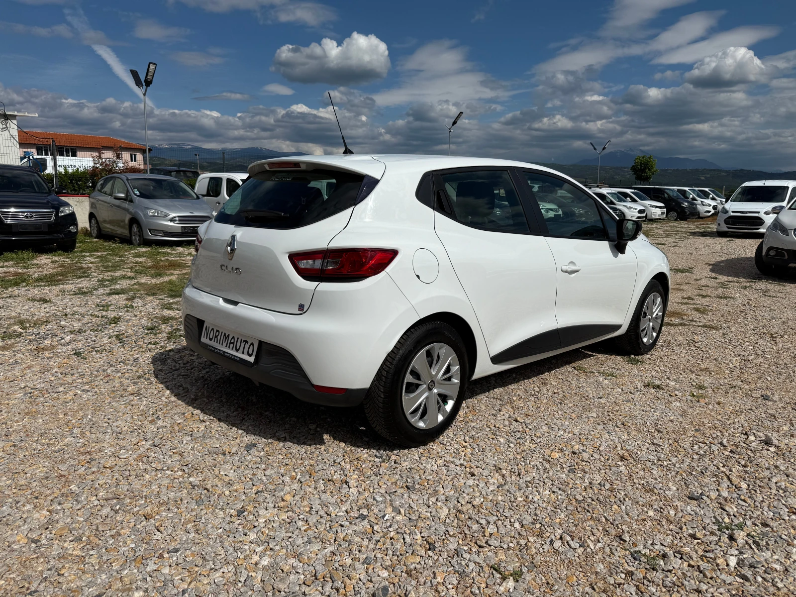 Renault Clio 1.5d/Nav/Service book/Euro6 - изображение 2