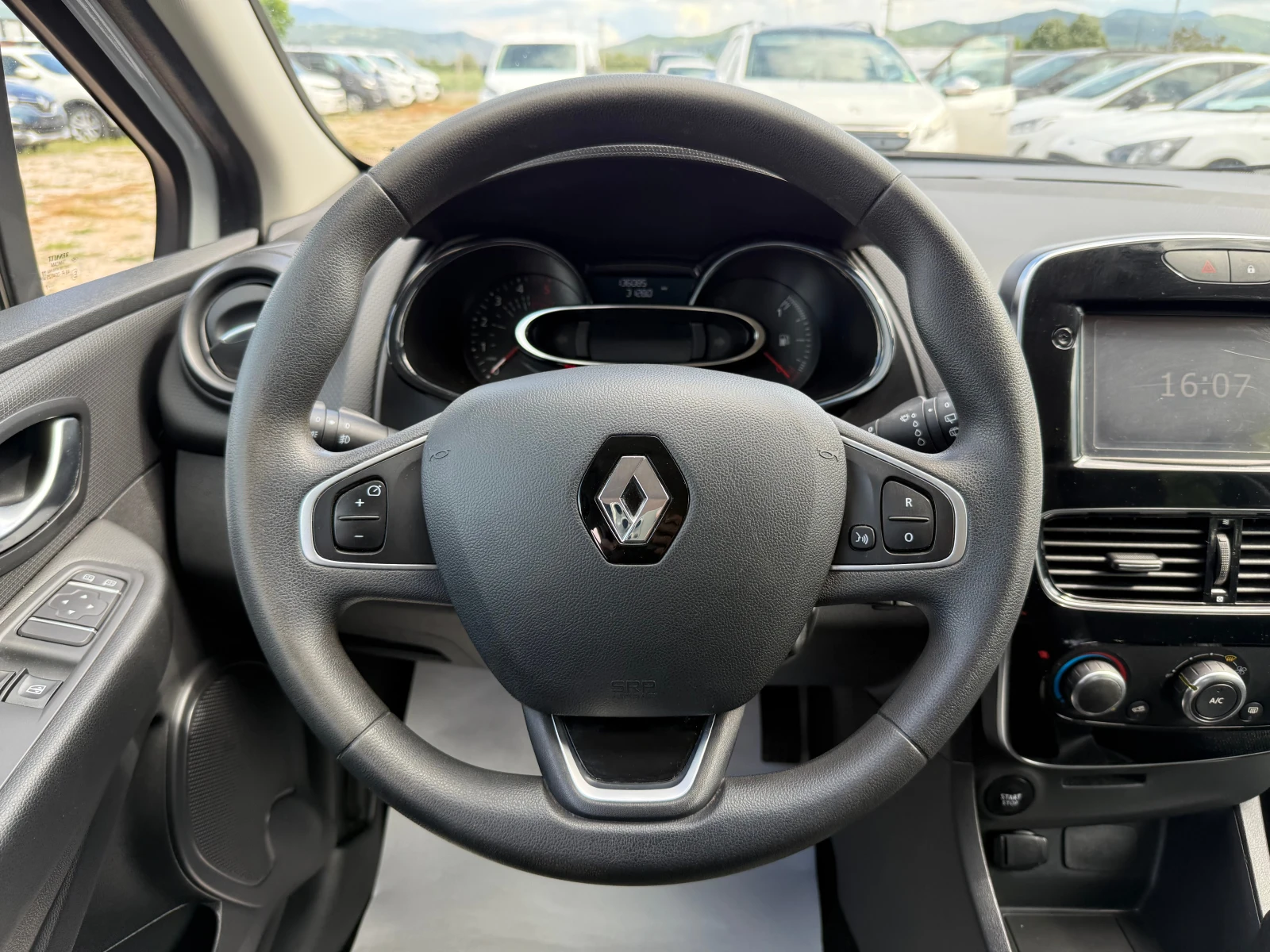 Renault Clio 1.5d/Nav/Service book/Euro6 - изображение 10