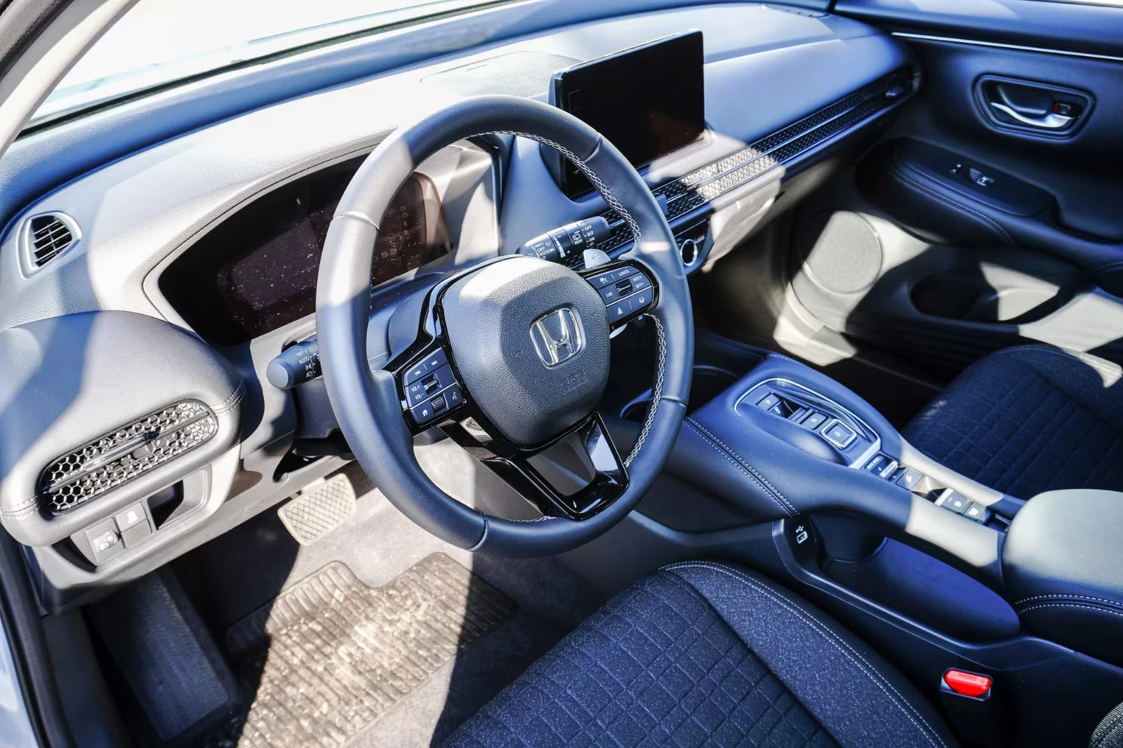 Honda ZR-V 2.0/ELEGANCE/143HP/e:HEV/KLESS/VCONTROL/266f - изображение 9