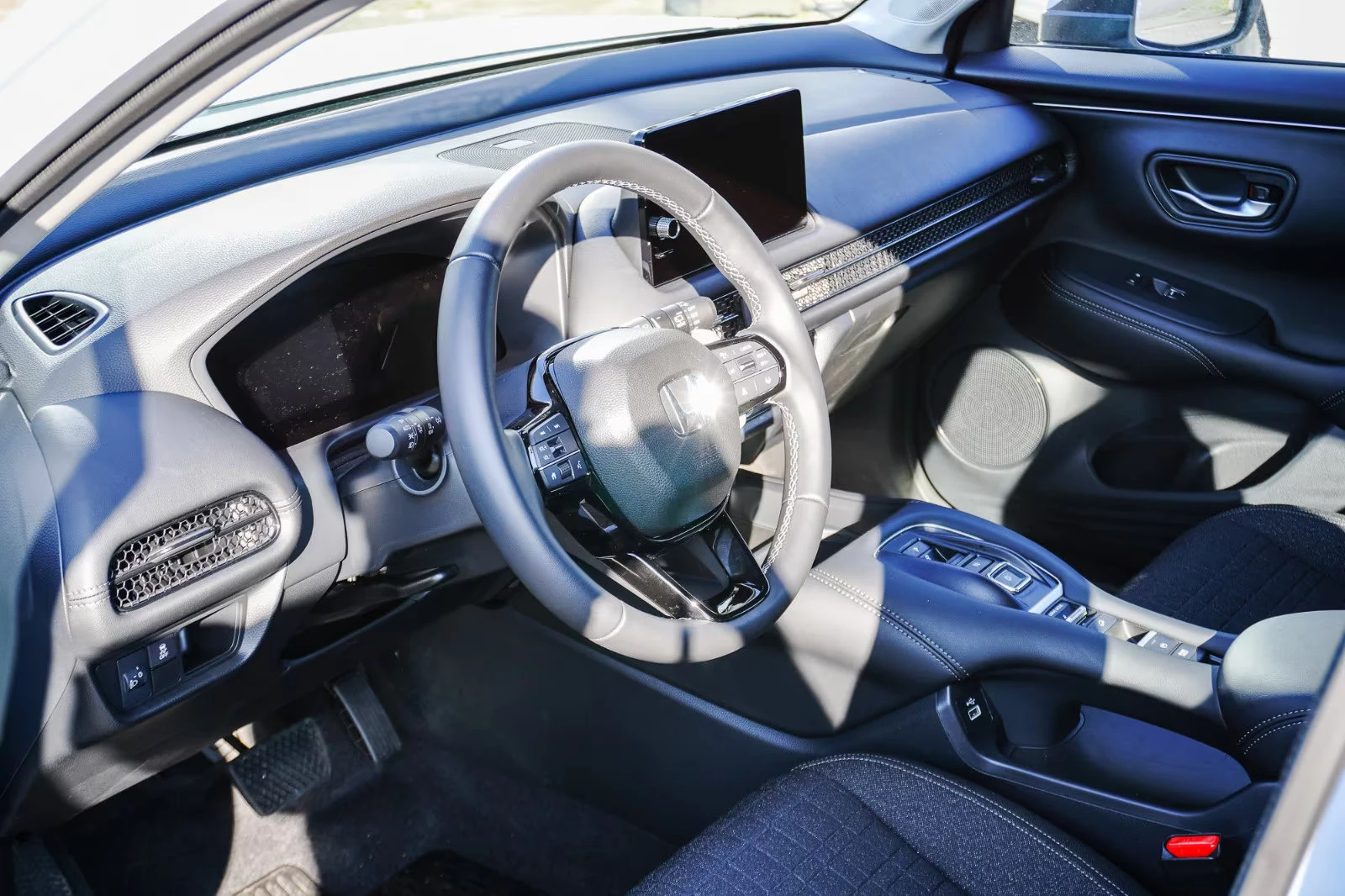 Honda ZR-V 2.0/ELEGANCE/143HP/e:HEV/KLESS/VCONTROL/266f - изображение 8