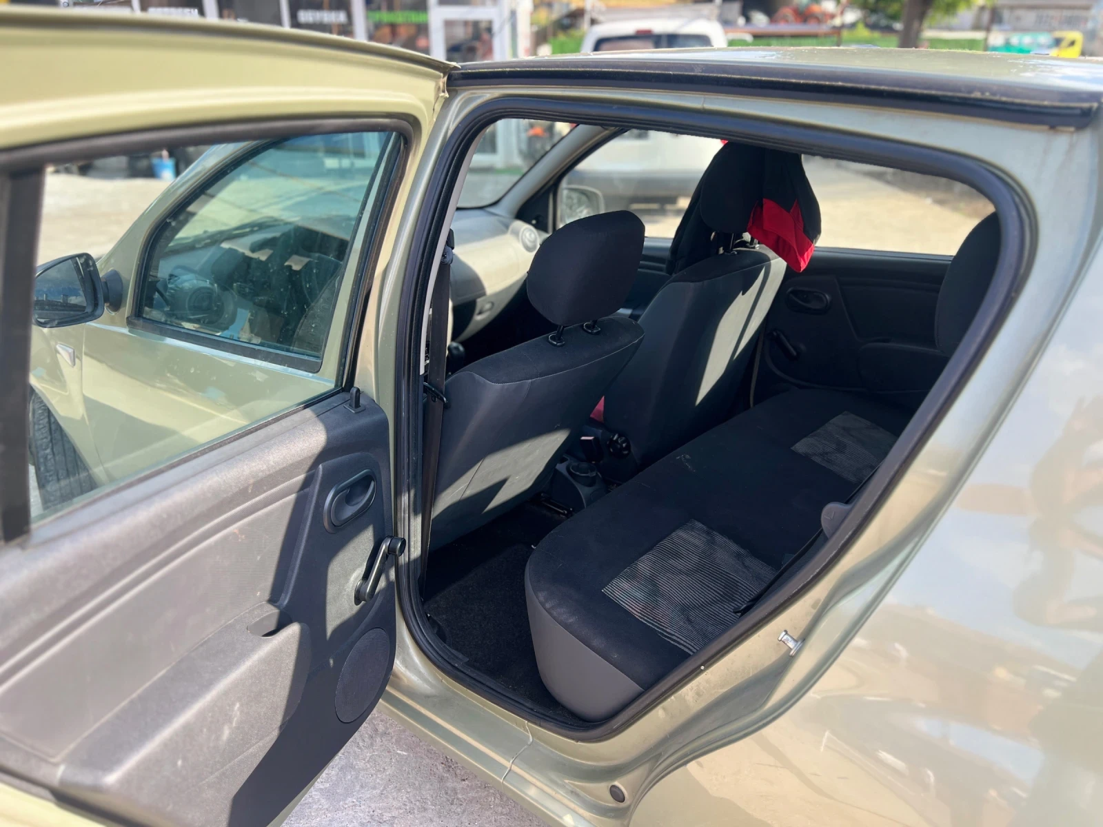 Dacia Sandero 1.4 - изображение 9