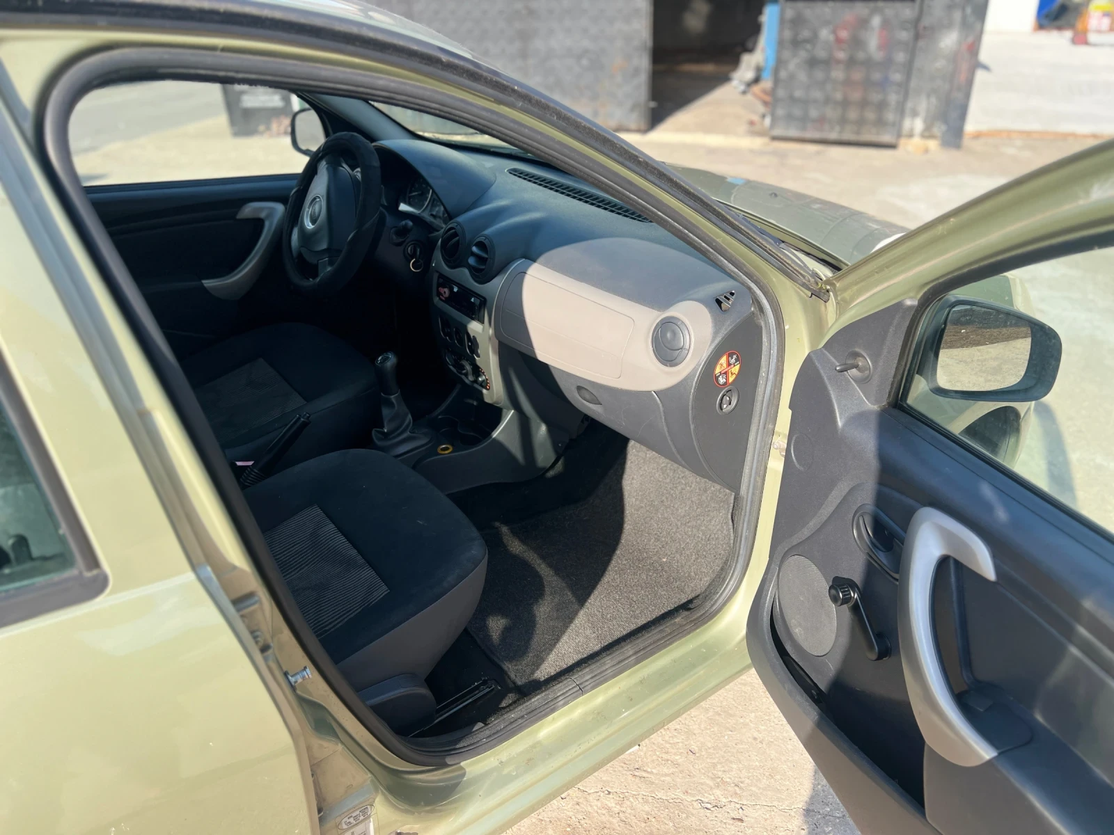 Dacia Sandero 1.4 - изображение 7