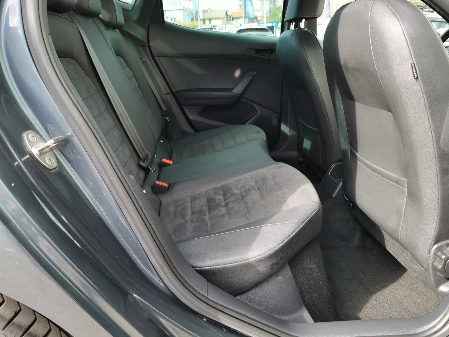 Seat Ibiza 1.0 TGI, снимка 8 - Автомобили и джипове - 55320046