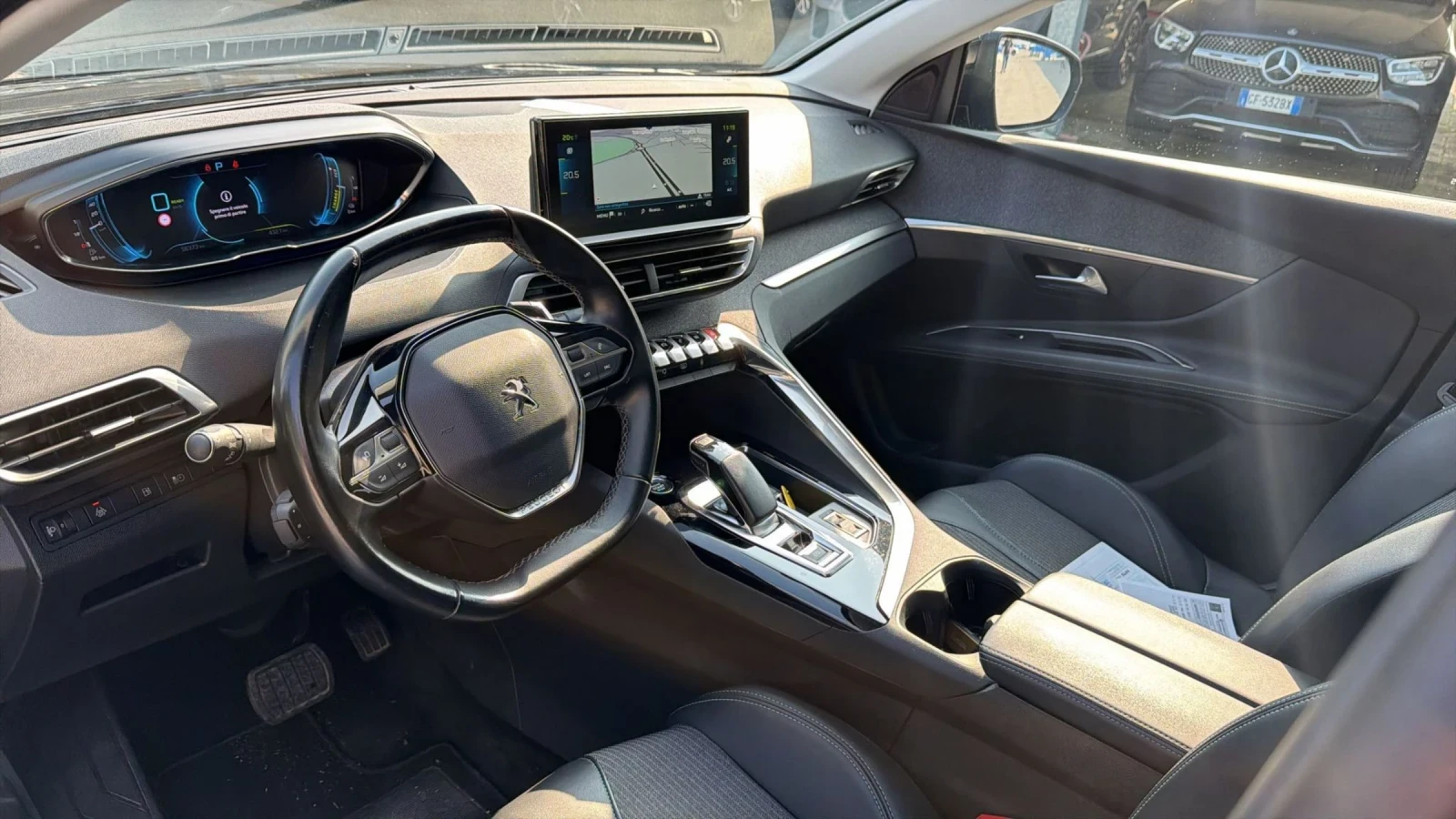 Peugeot 3008 1.6 Plug in Allure 56000km - изображение 9
