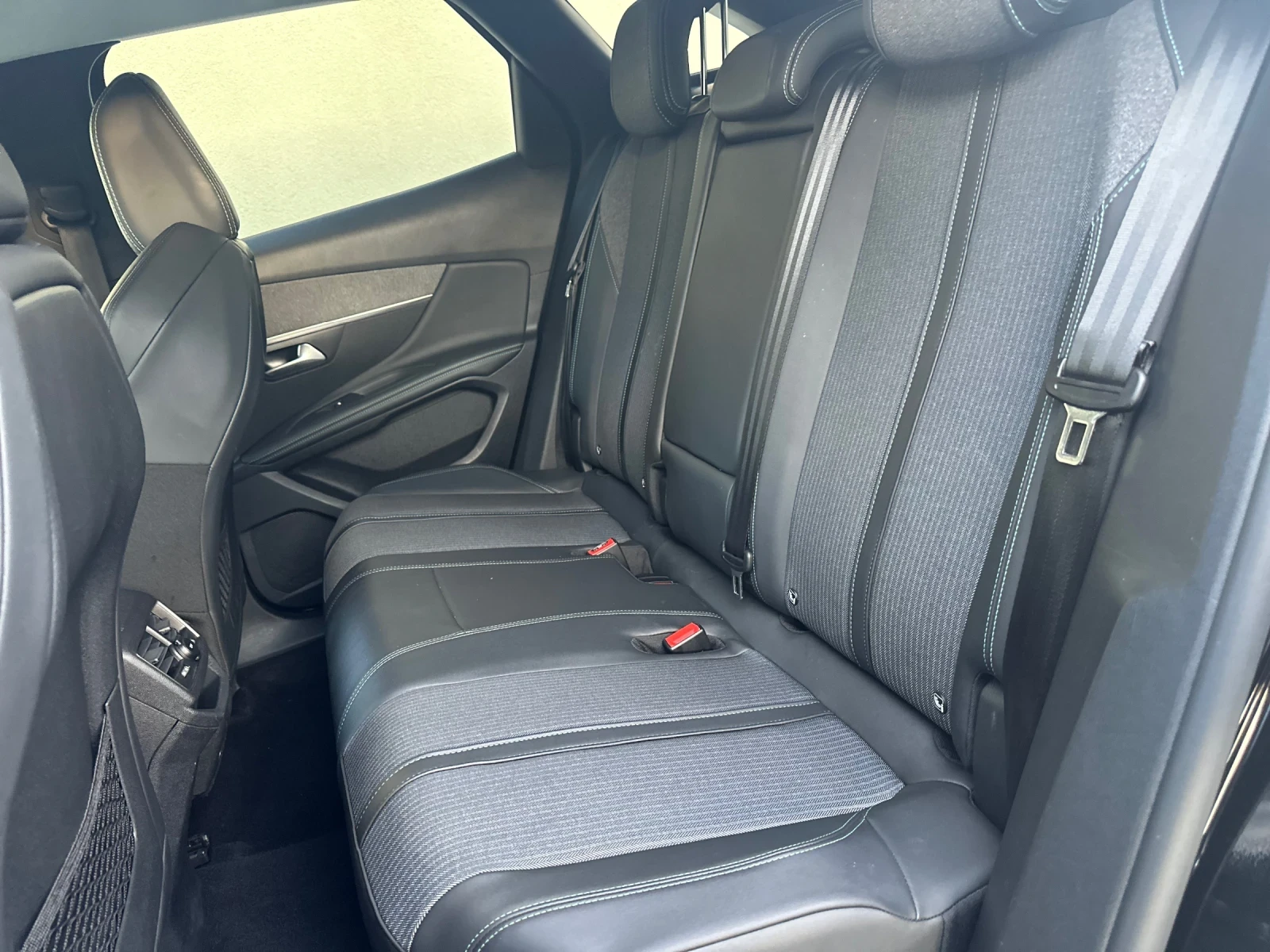 Peugeot 3008 1.6 Plug in Allure 56000km - изображение 10