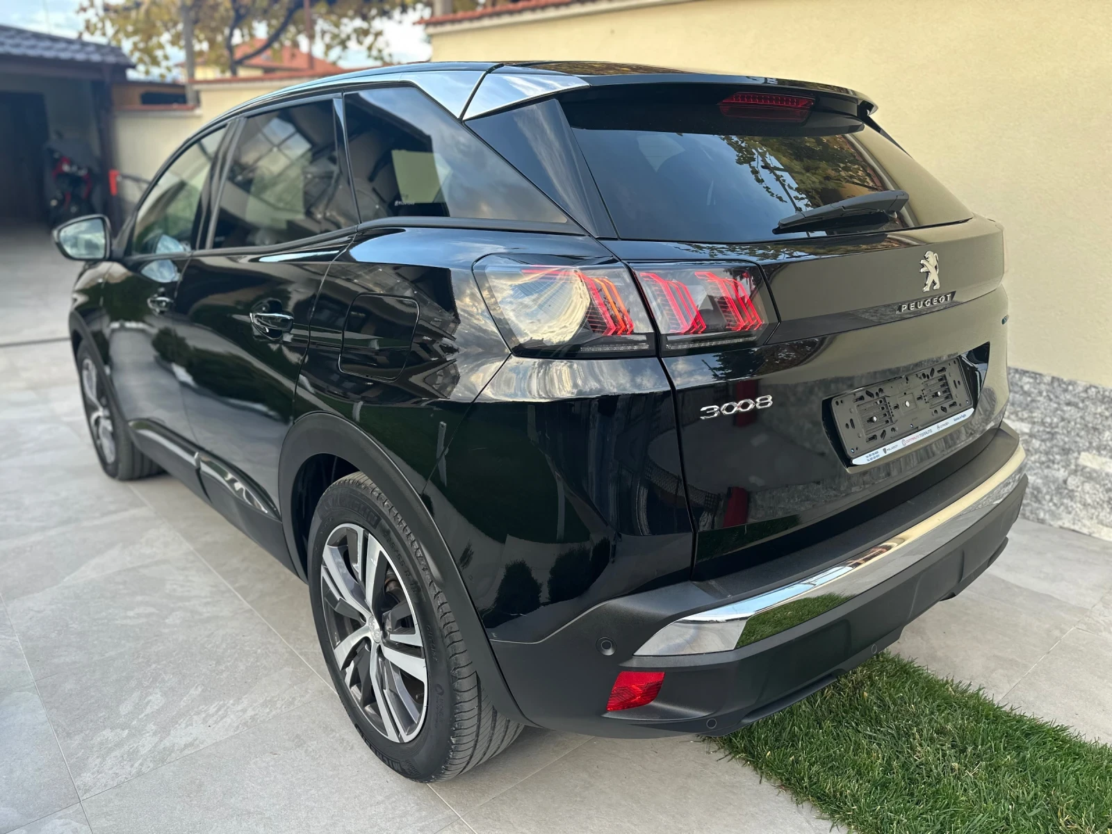 Peugeot 3008 1.6 Plug in Allure 56000km - изображение 5