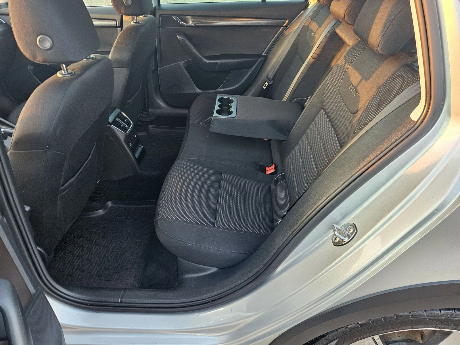 Skoda Octavia 2.0tdi 184ps scout 4x4 automat - изображение 7