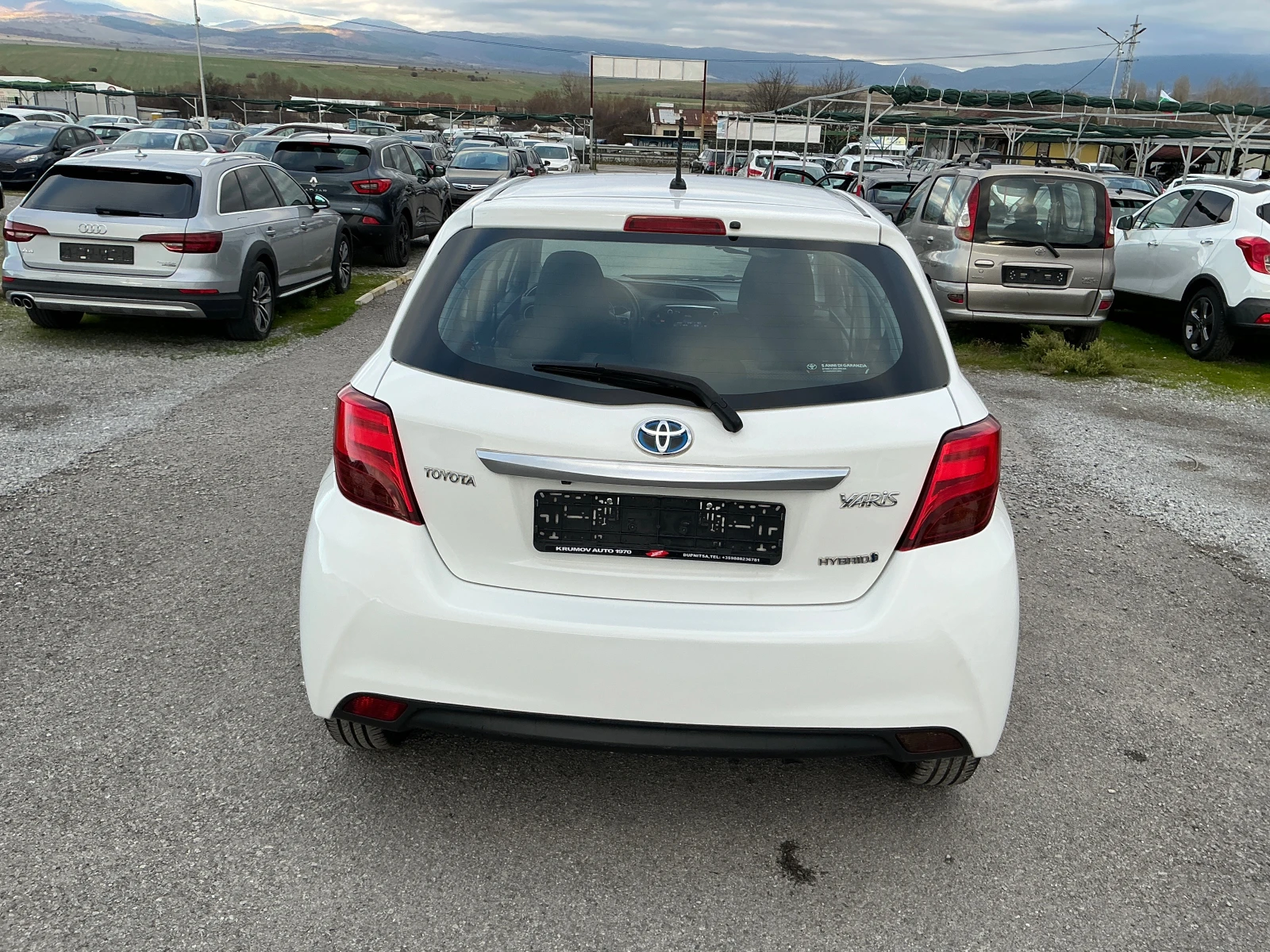 Toyota Yaris 1.5 HYbrid - изображение 7