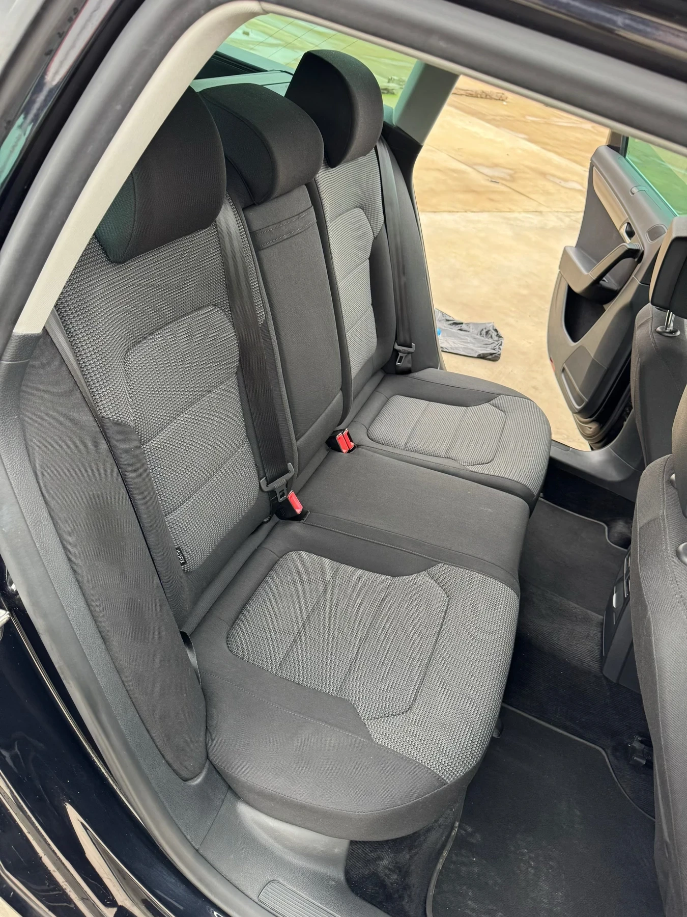 VW Passat  1.6 TDI - изображение 9