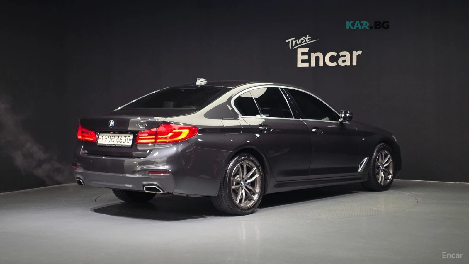 BMW 530 * M-SPORT* КОЖА* ПОДГРЕВ* ШИБИДАХ* HEAD-UP* , снимка 2 - Автомобили и джипове - 54659643