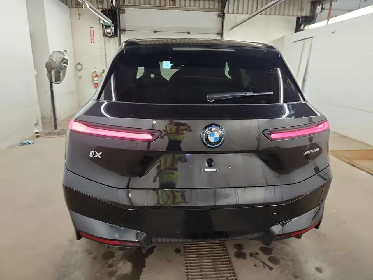 BMW iX * XDRIVE40 * ГЛАВНО ПРЕДСТАВИТЕЛСТВО* , снимка 3 - Автомобили и джипове - 54809464