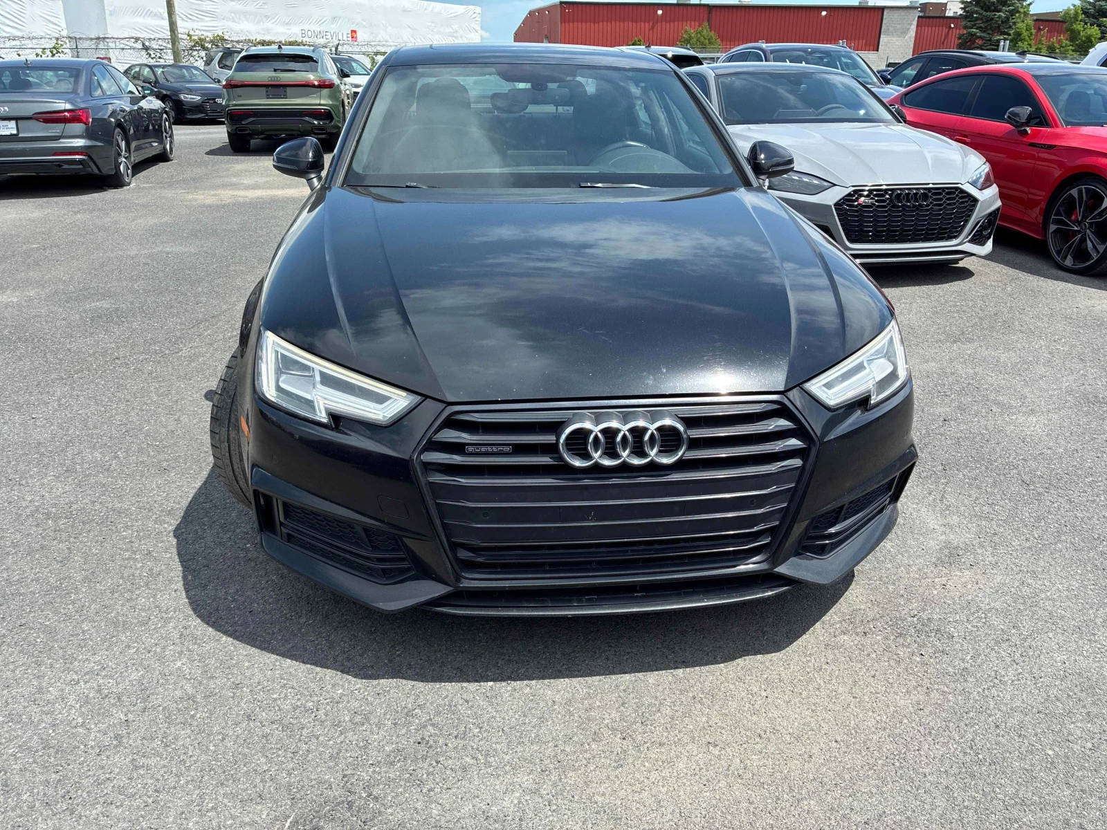 Audi A4 Progressiv * Keyless * CARFAX * АВТО КРЕДИТ * , снимка 2 - Автомобили и джипове - 54950054