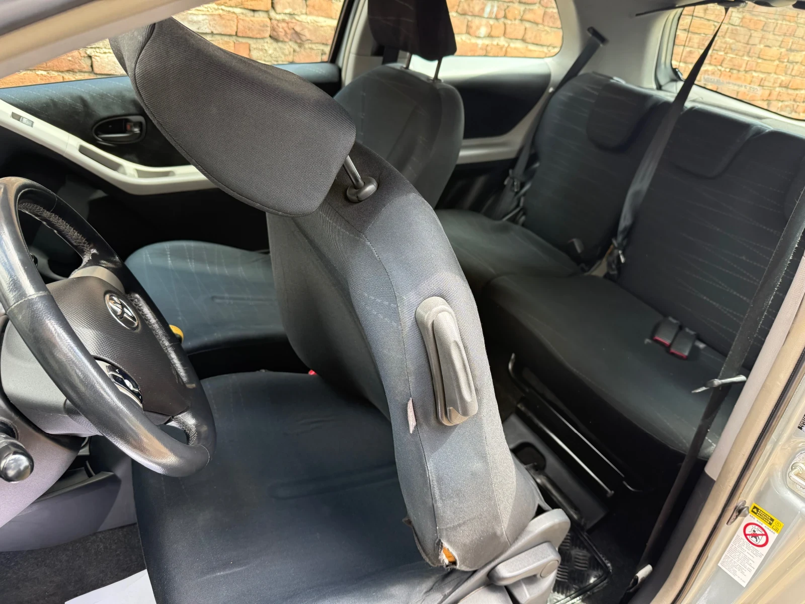 Toyota Yaris 1.3 верига , снимка 12 - Автомобили и джипове - 54971008