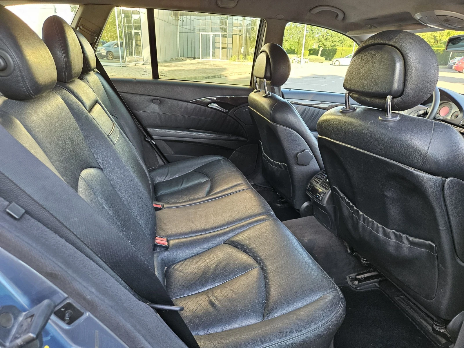 Mercedes-Benz E 320, снимка 5 - Автомобили и джипове - 54974769