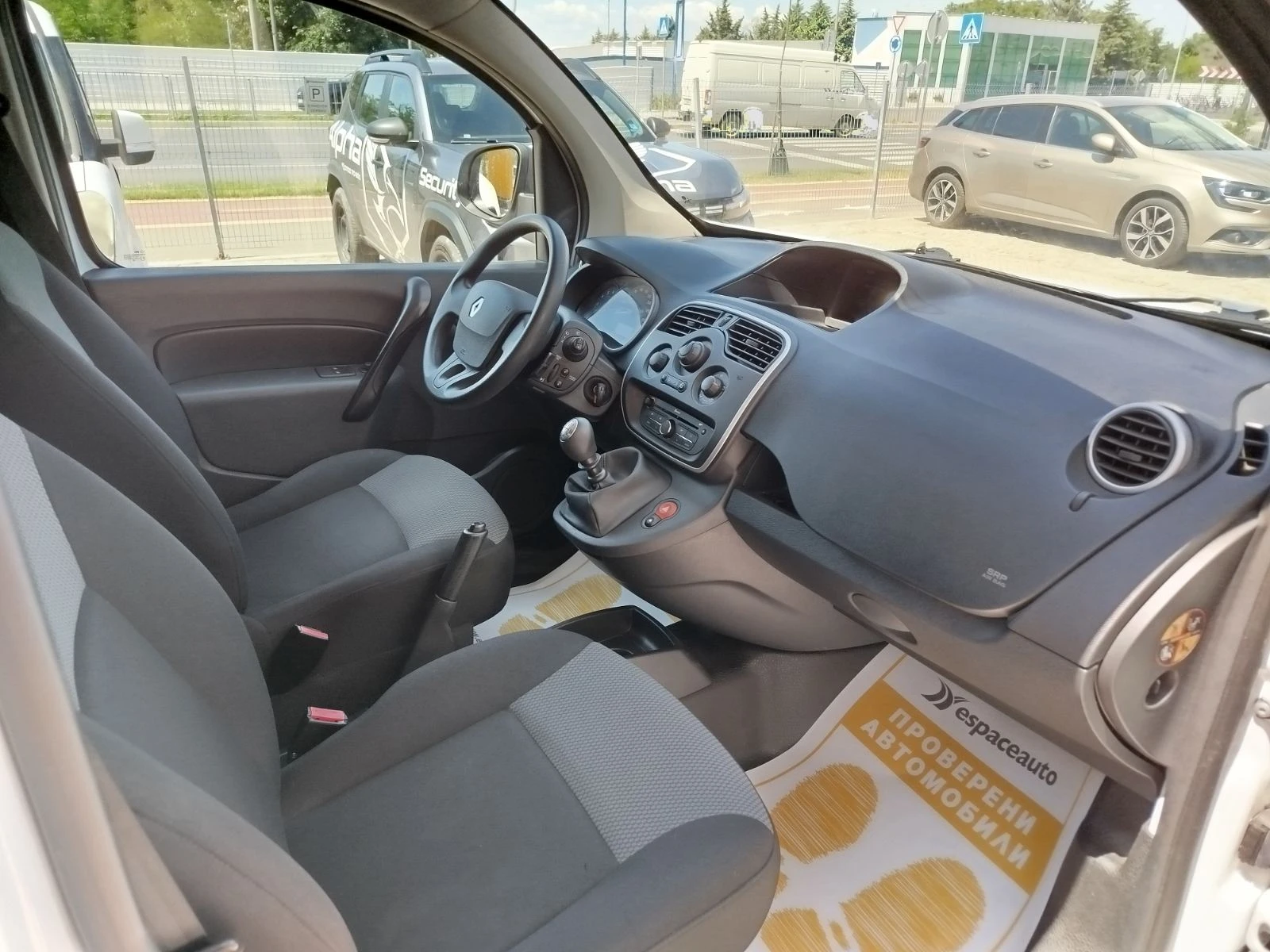 Renault Kangoo 1.5dCi/115 к.с., снимка 14 - Автомобили и джипове - 55201129