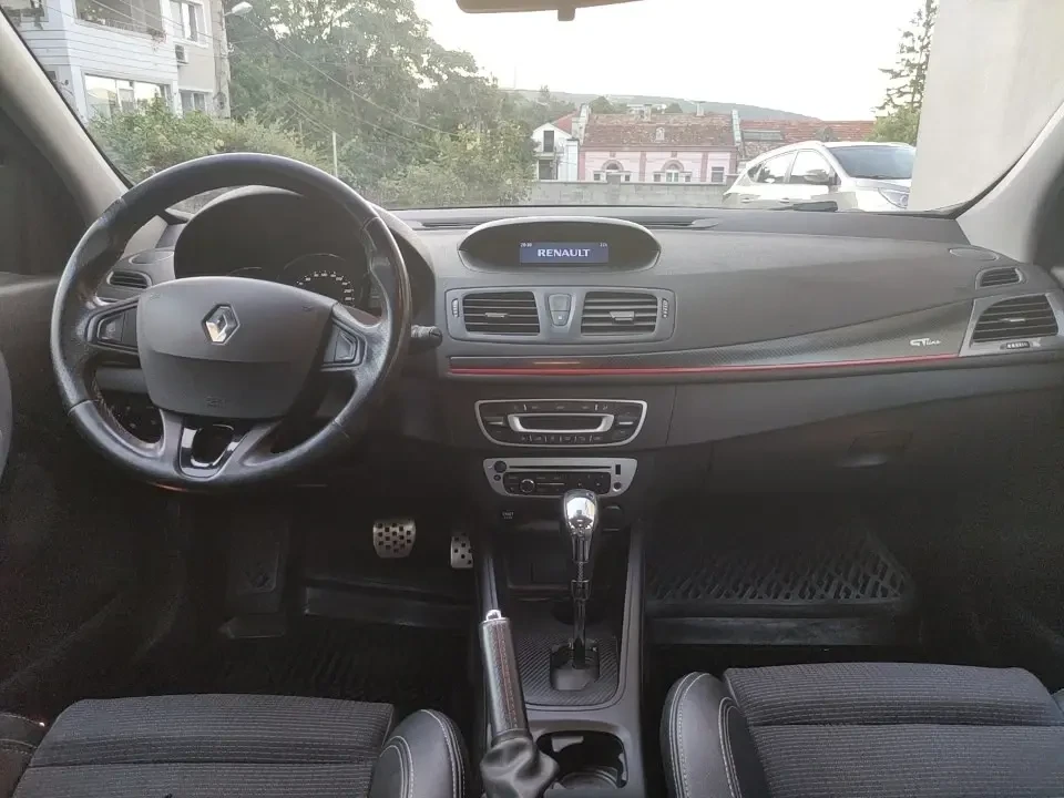 Renault Megane Gtandtour GT-Line, снимка 10 - Автомобили и джипове - 55248896