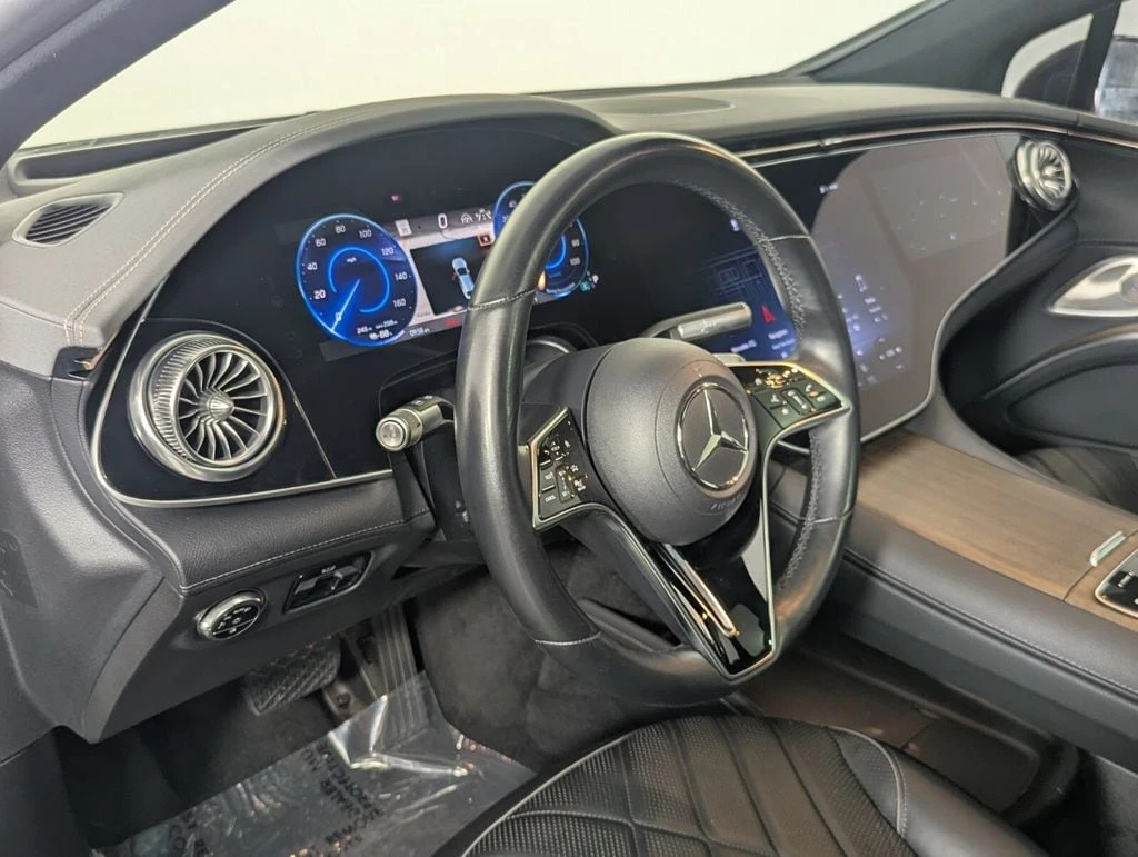 Mercedes-Benz EQS 580* AMG* Executive* Pinnacle-pkg* Масаж* Burmeste, снимка 8 - Автомобили и джипове - 55756002