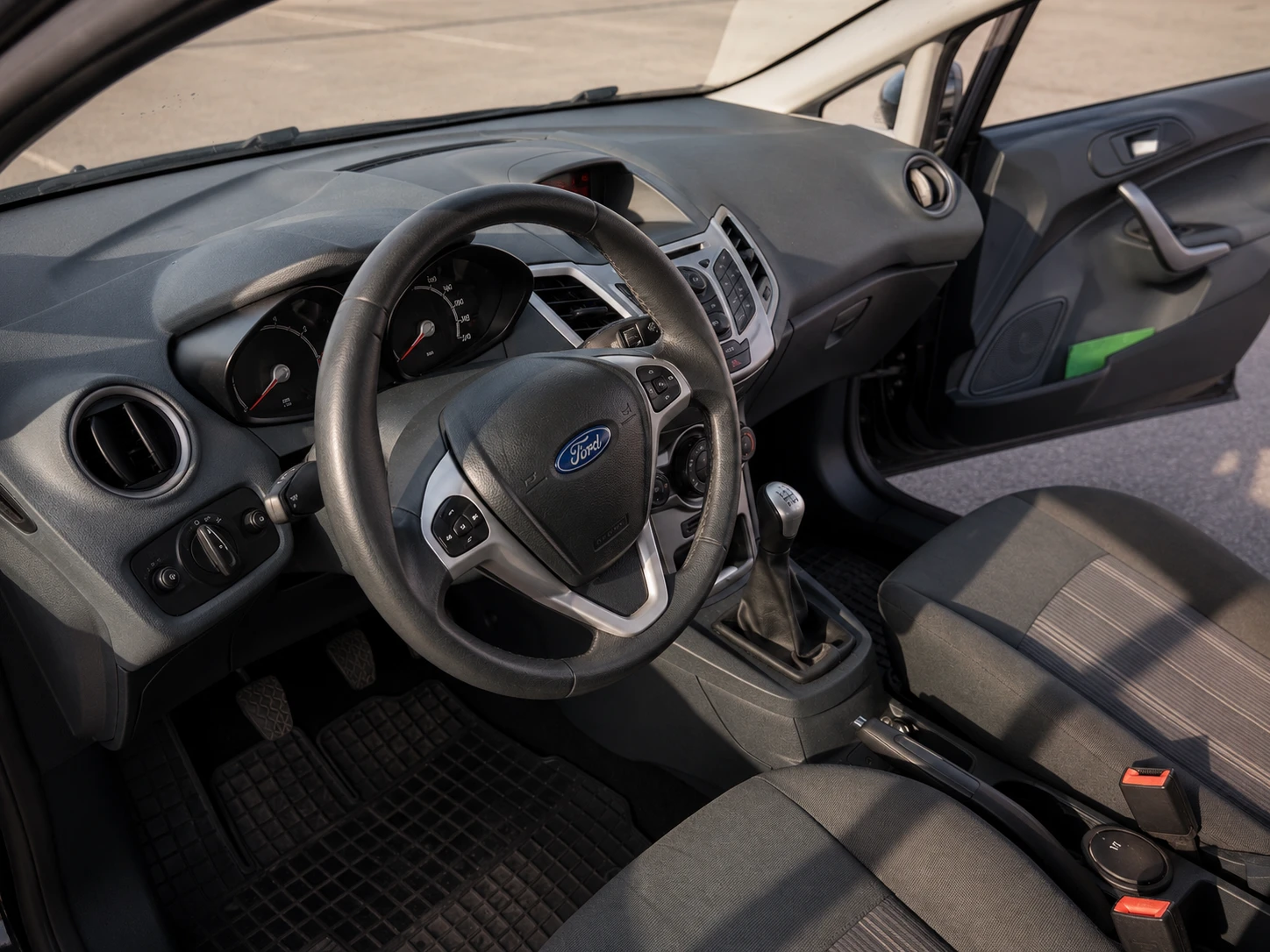 Ford Fiesta 1.25, снимка 13 - Автомобили и джипове - 55806673