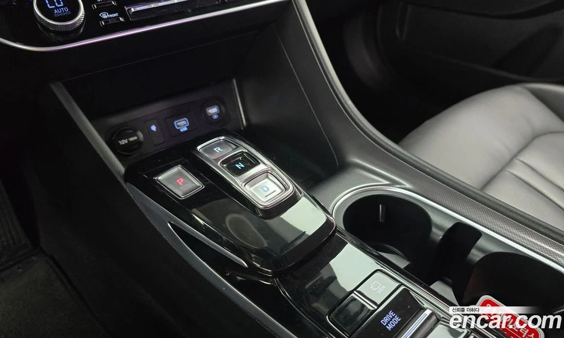 Hyundai Sonata 2.0 Premium, снимка 12 - Автомобили и джипове - 55839981
