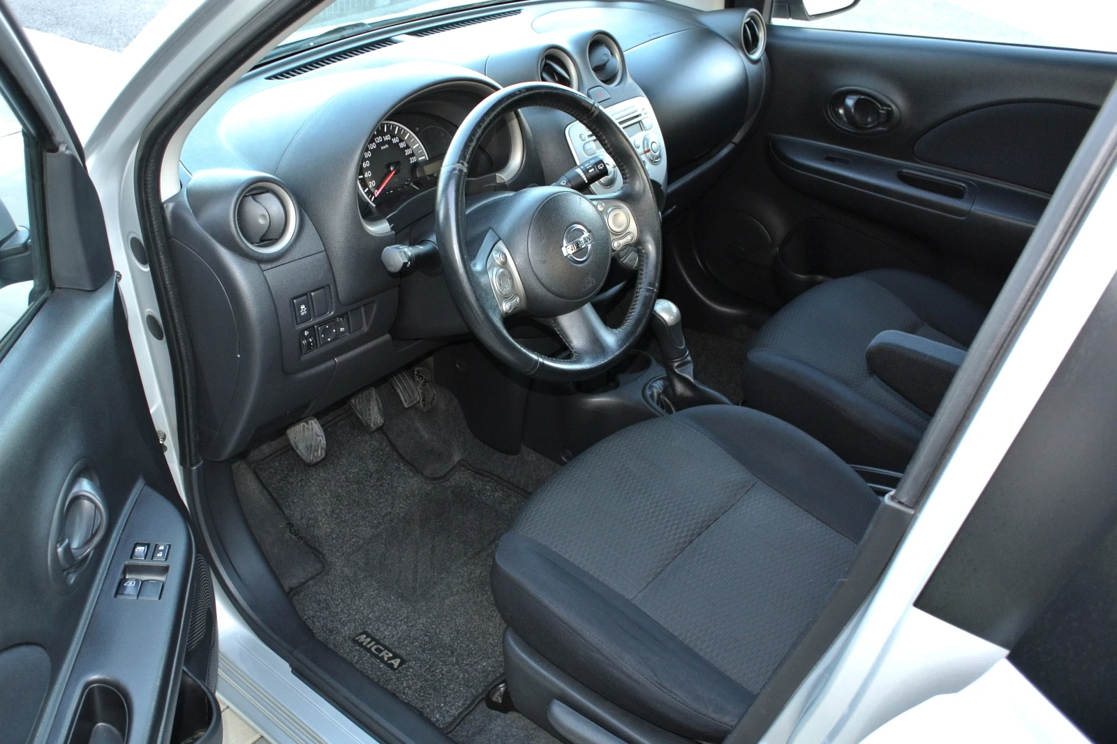 Nissan Micra РЕГИСТРИРАН * 1.2* КЛИМАТРОНИК* ЕВРО5В* АВТОПИЛОТ*, снимка 14 - Автомобили и джипове - 55853284