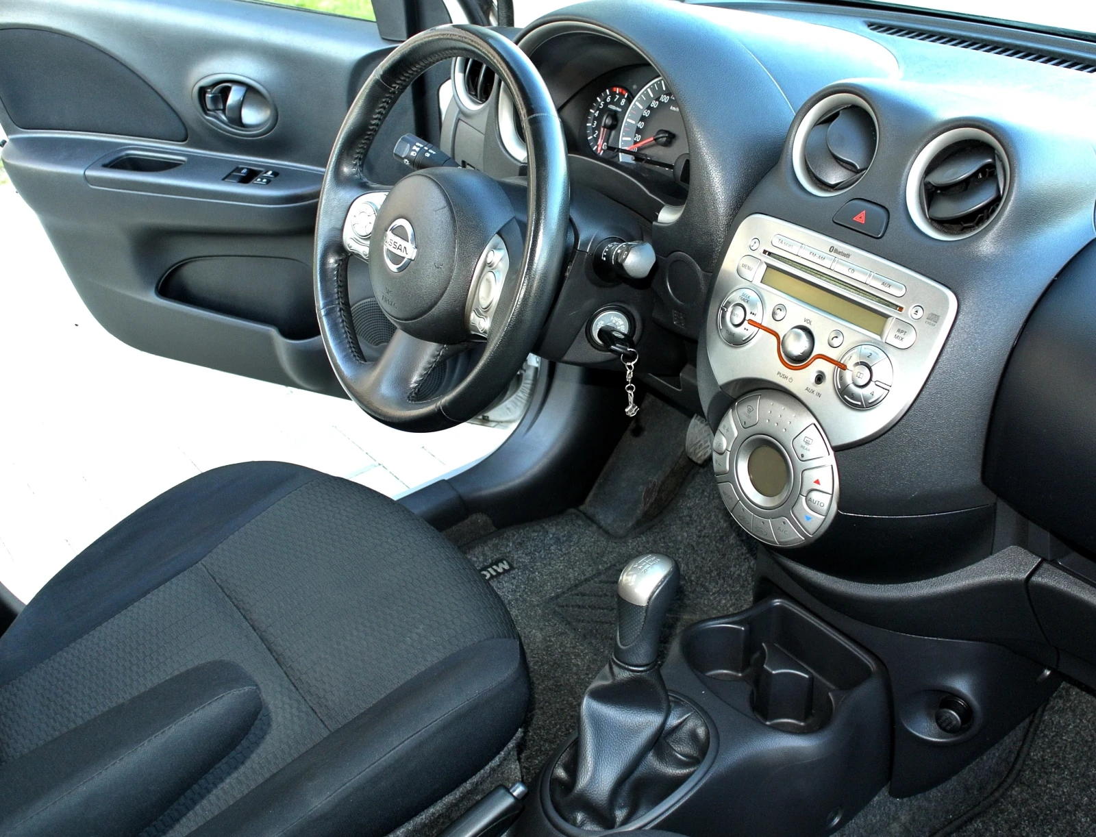 Nissan Micra РЕГИСТРИРАН * 1.2* КЛИМАТРОНИК* ЕВРО5В* АВТОПИЛОТ*, снимка 11 - Автомобили и джипове - 55853284